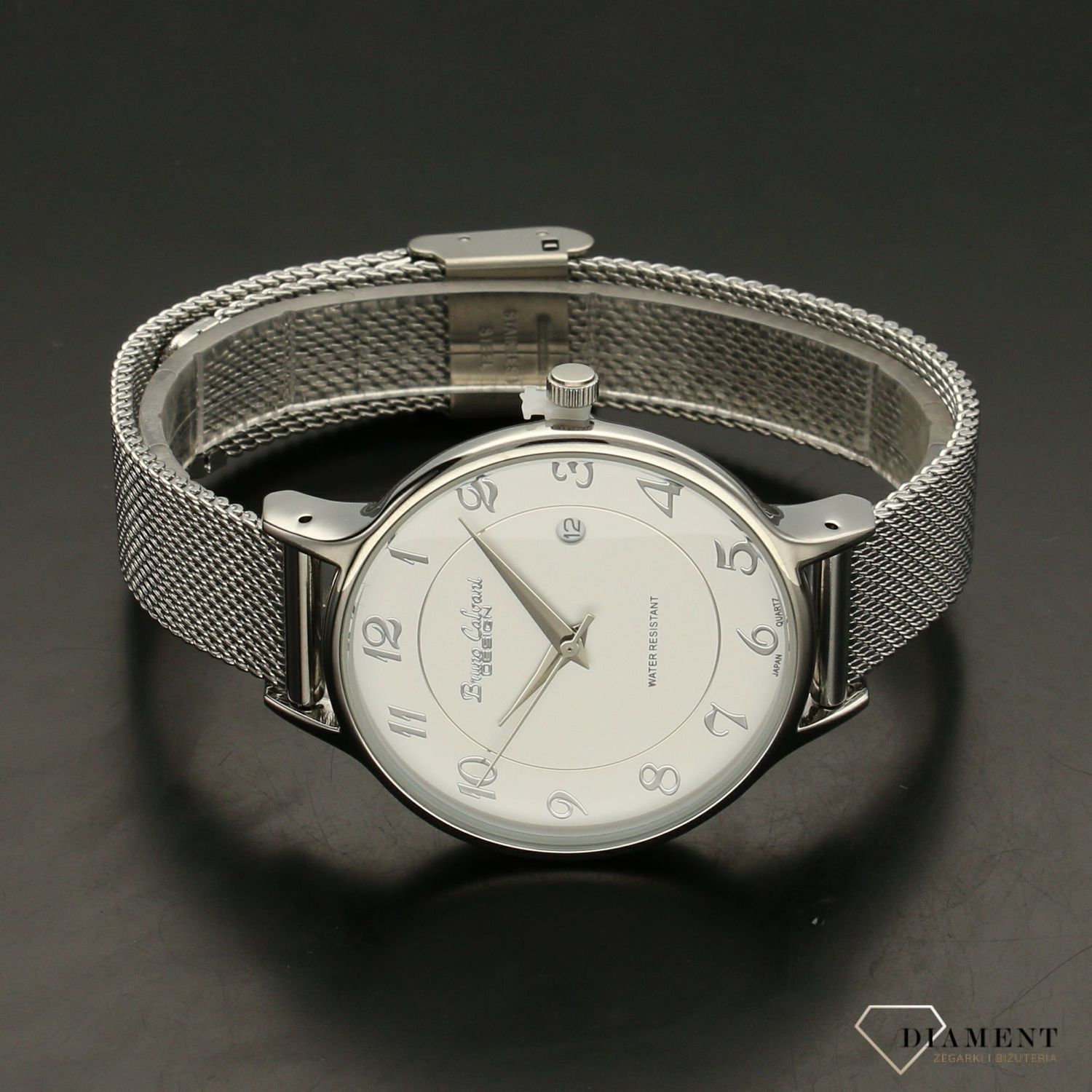 Zegarek damski BRUNO CALVANI BC3097 srebrny. Zegarek damski zachowany w klasycznym srebrnej kolorystyce z piękną białą tarczą. Tarcza zegarka ozdobiona srebrnymi cyframi arabskimi i wskazówkami. I (2).jpg